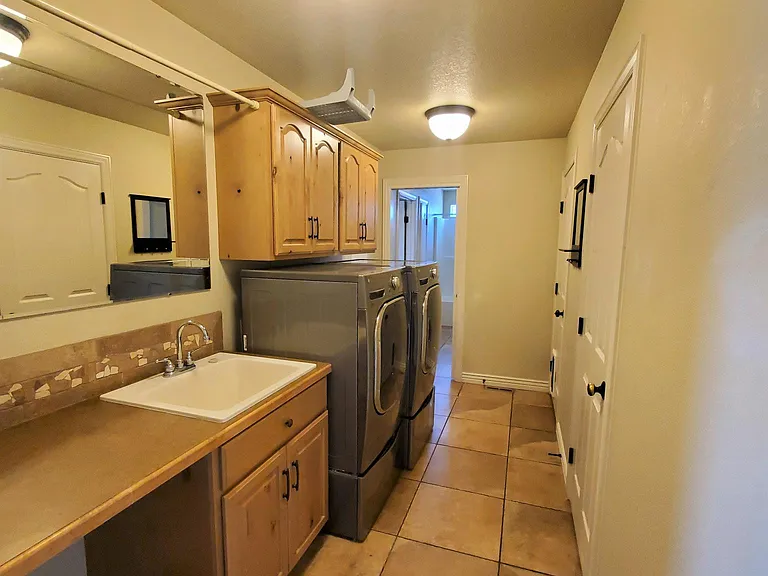 1828 E Serchio Ct — Photo 13