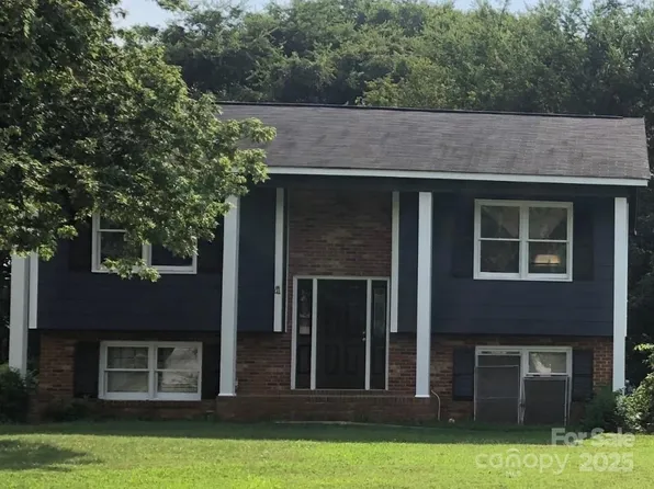 5601 Beaconsfield Rd #30, Charlotte, NC 28214