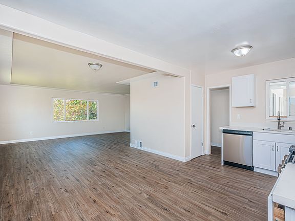 4th image of 5226 Mandalay Pl