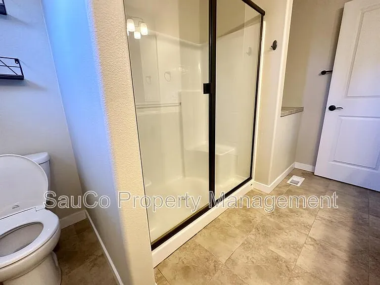 456 SW 203rd Ter — Photo 15
