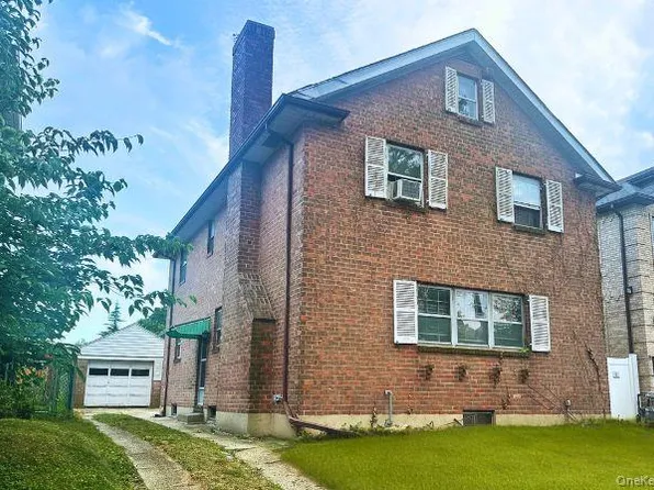 14922 32nd Avenue, Flushing, NY 11354