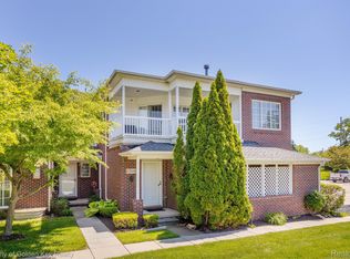 6701 Boulder Pointe Dr, Washington, MI 48094