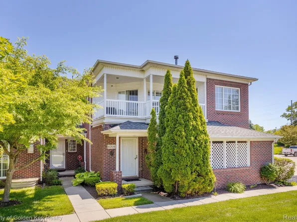 6701 Boulder Pointe Dr, Washington, MI 48094