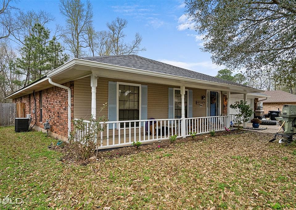 1st image of 8639 Woodlake Dr