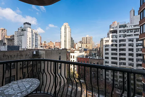 Sold by Nest Seekers International | media 20