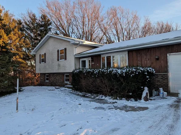W4987 Birch ROAD, Juneau, WI 53039