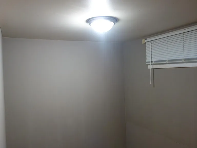 Bonus room great for office or large closet