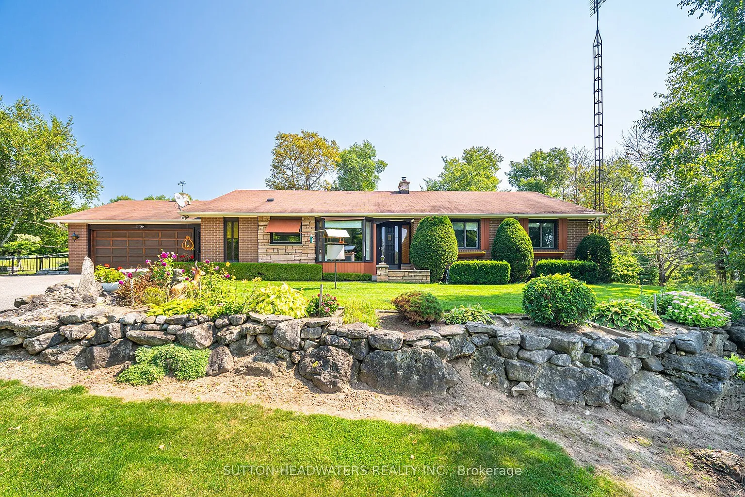 16735 Mississauga Rd photo 1