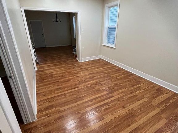 5th image of 658 Adams Ave
