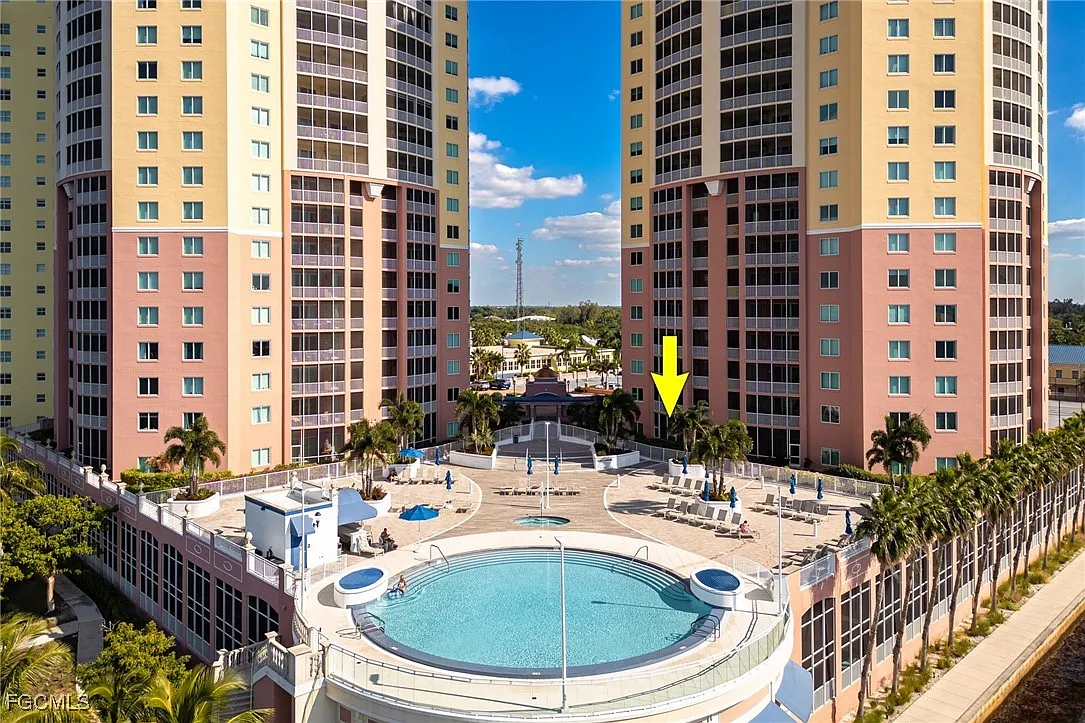 3 bed, 2.0 bath, 1341 sqft, $2,300 — Photo 1