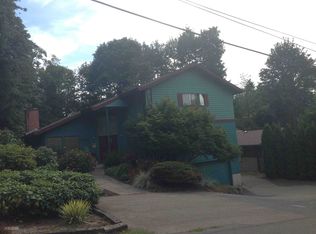 2725 NE 98th St, Seattle, WA 98115