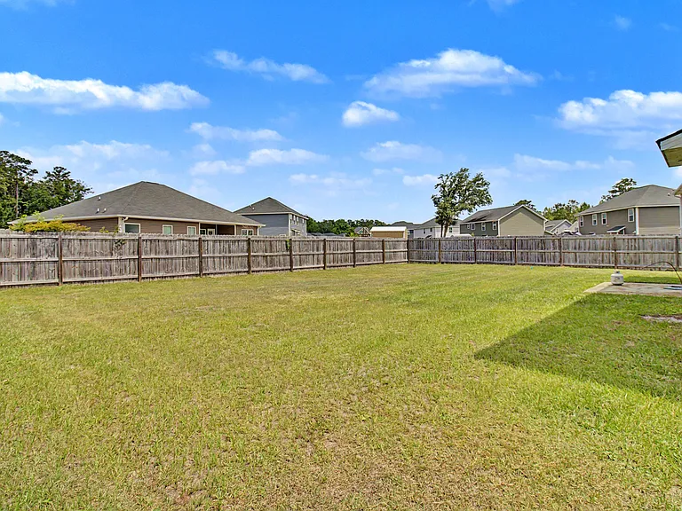 390 Fairview Cir — Photo 37