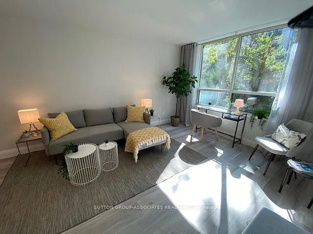95 Prince Arthur Ave #327 — Photo 2