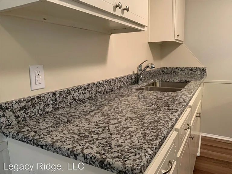2504 Hilltop Dr — Photo 7