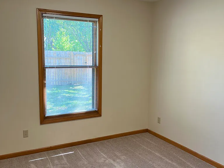 320 Eldridge Ln — Photo 15