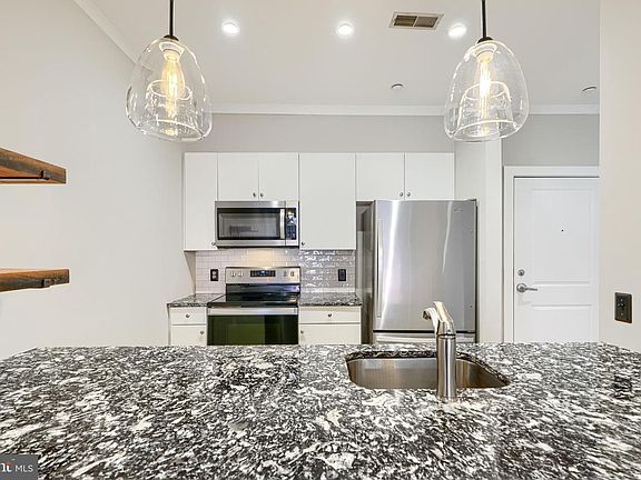 4th image of 2007 Clipper Park Rd Unit 112