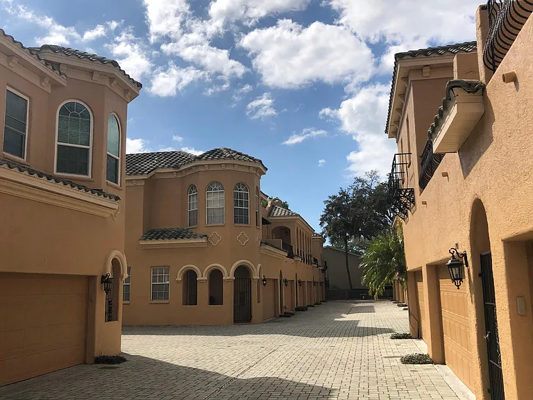 2902 Hansen Manor Ln — Photo 4