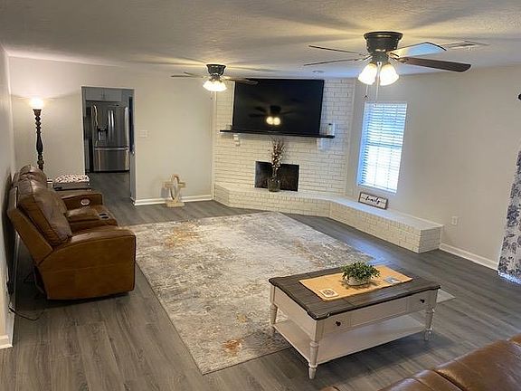 2nd image of 2600 Timber Ln