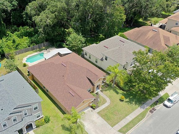 4th image of 120 Camden Cay Dr