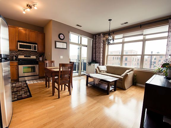 2nd image of 2933 N Clybourn Ave Unit 301