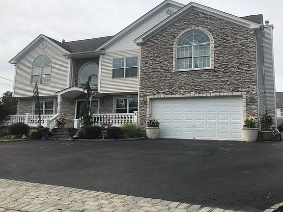 2nd image of 3 Gianna Ct