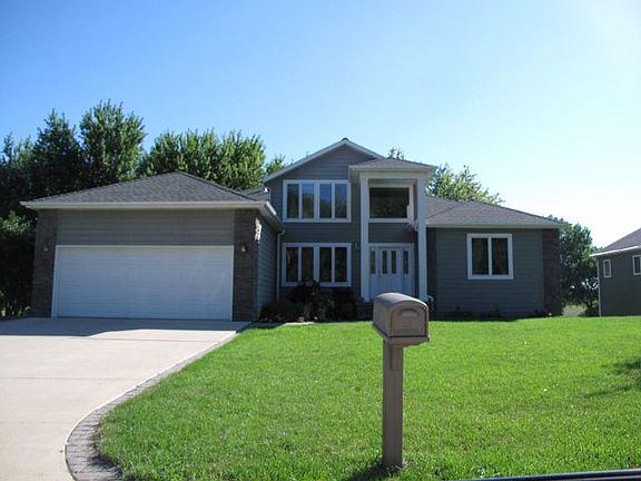 3rd image of 1004 Emerald Pines Dr