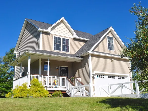 8 Browns Mill Road, Deerfield, NH 03037