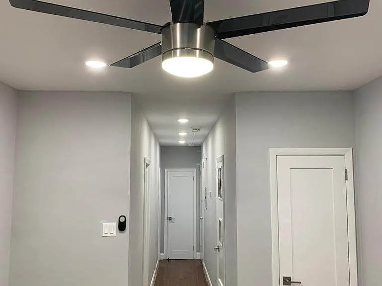 402 W Walnut Ln #A — Photo 5