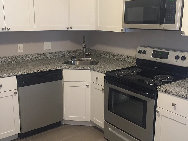 80 Locust Avenue — Photo 15