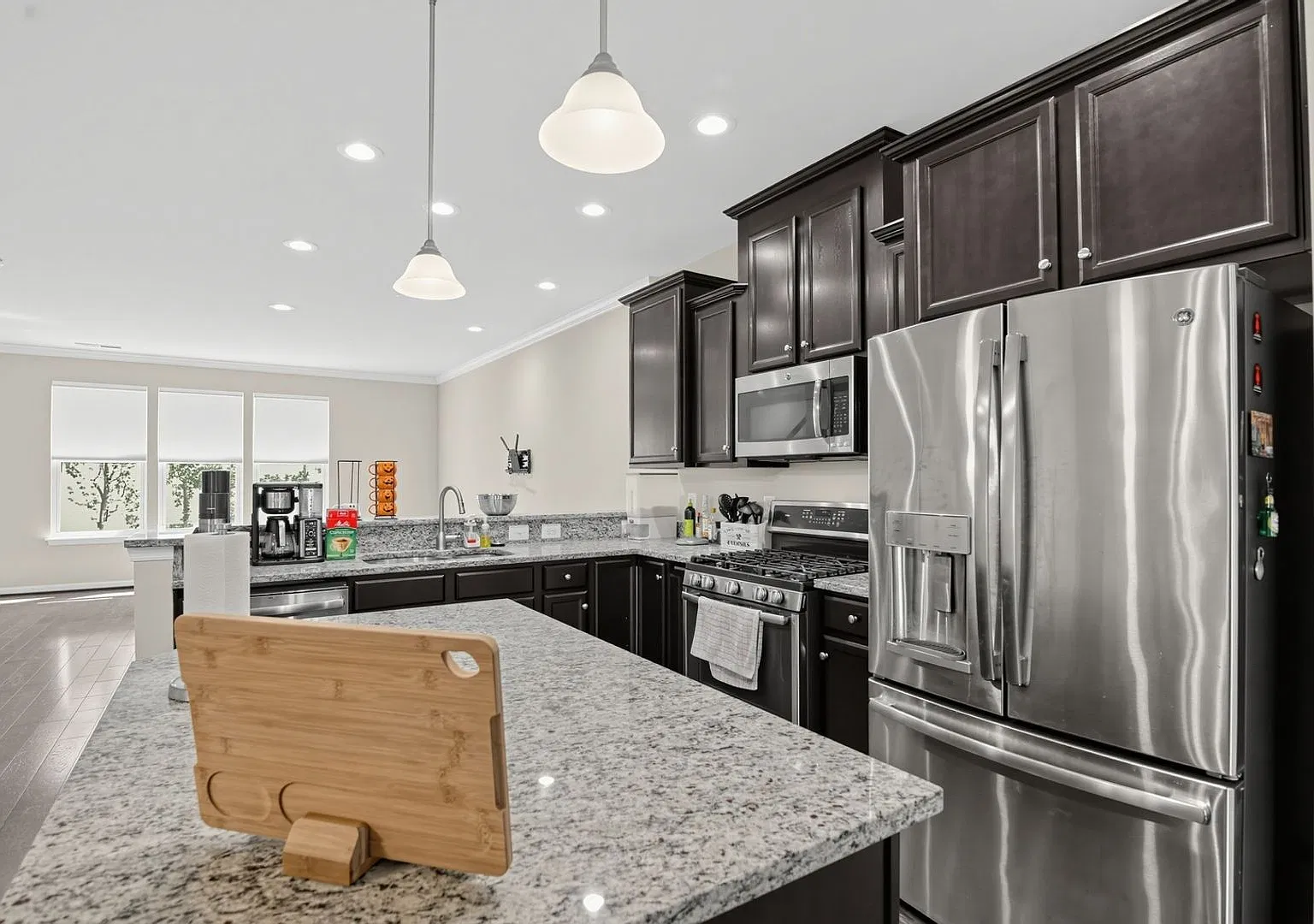 Charming 3BR House in Stafford — Photo 4