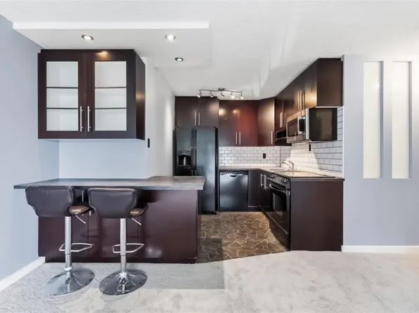 900 Tolmie Ave #305, Saanich, BC V8X 3W6