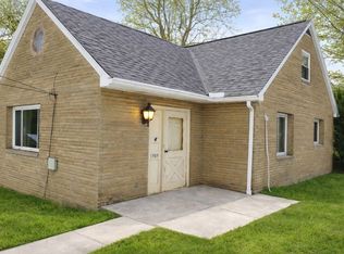 1989 Henderson Ave, Washington, PA 15301