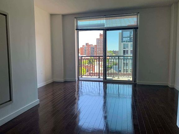 2nd image of 1215 Broadway APT 524