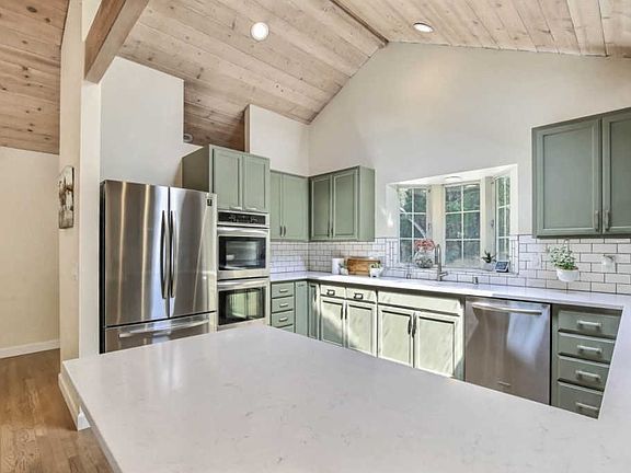 5th image of 232 Carbonera Dr