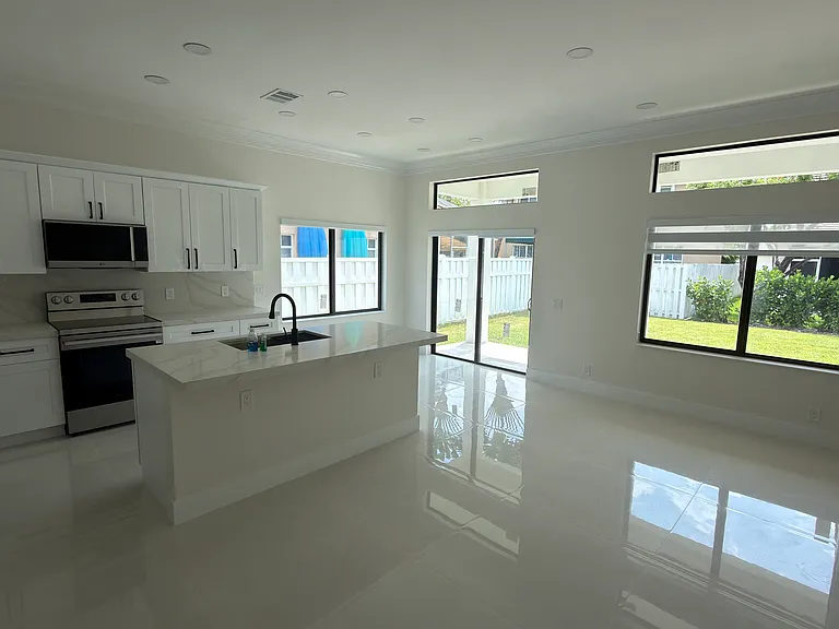 757 Tanglewood Cir — Photo 5