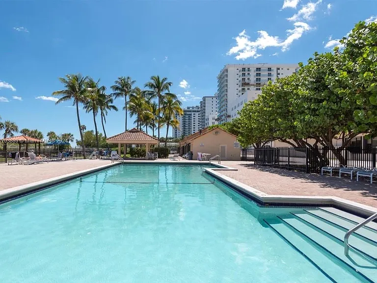 2555 Collins Ave #1409 — Photo 48