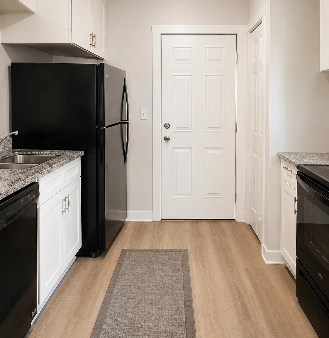 1305 Clermont Ave — Photo 1