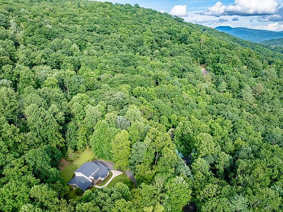 5th image of 26 Indian Knob Rd