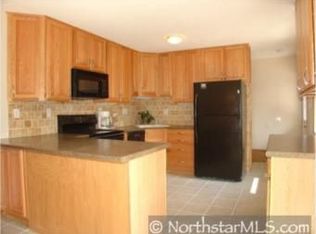 5043 Nine Mile Creek Cir, Bloomington, MN 55437