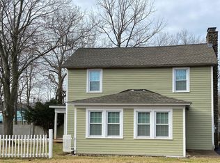 151 Willow St, Cheshire, CT 06410