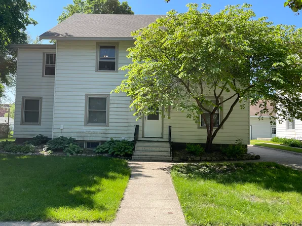 618 7th St #2, Ames, IA 50010