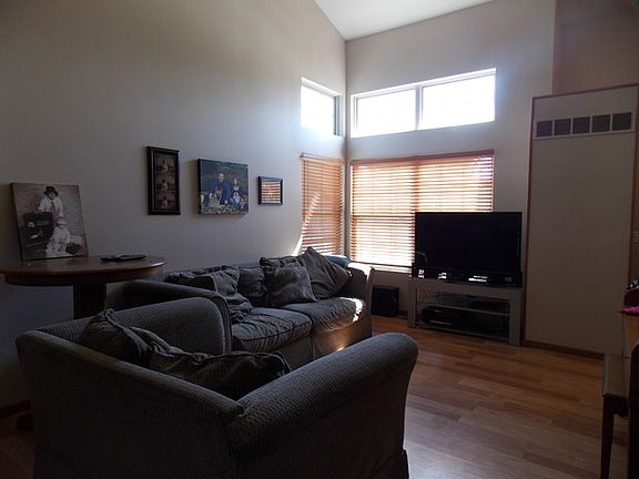 4th image of 2439 Meadow Creek Dr