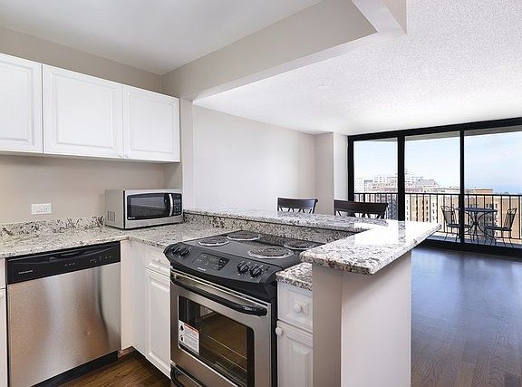 3rd image of 3660 N Lake Shore Dr APT 2104