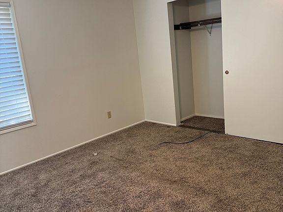 5th image of 416 35th Ave SE