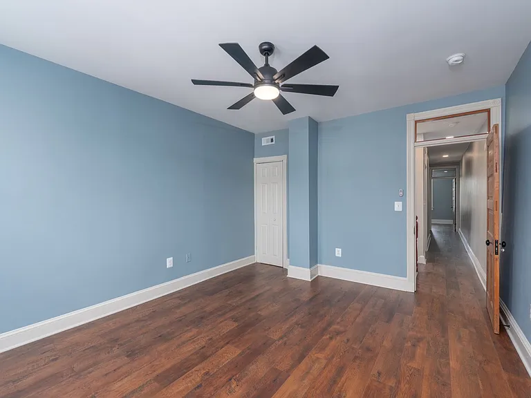 801 W 35th St — Photo 14