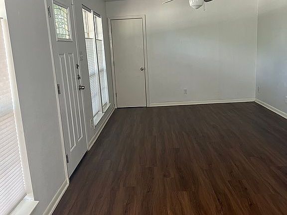 3rd image of 511 Sacramento Dr