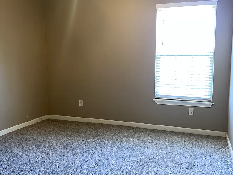 822 E Crystal Ave — Photo 13