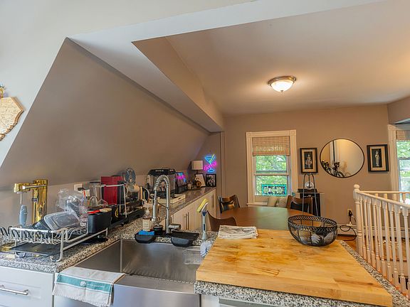 3rd image of 100 Bristol Rd #3