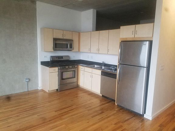 4th image of 630 N Franklin St APT 715