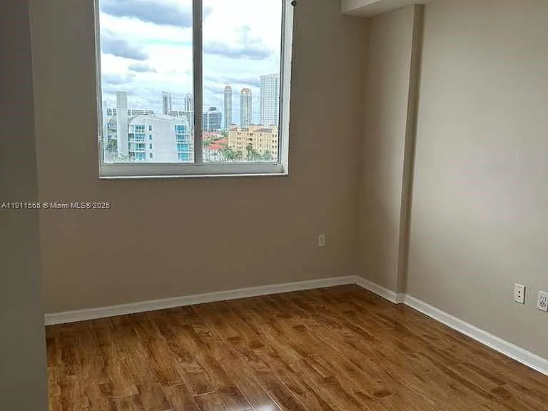 18800 NE 29th Ave #913 — Photo 6